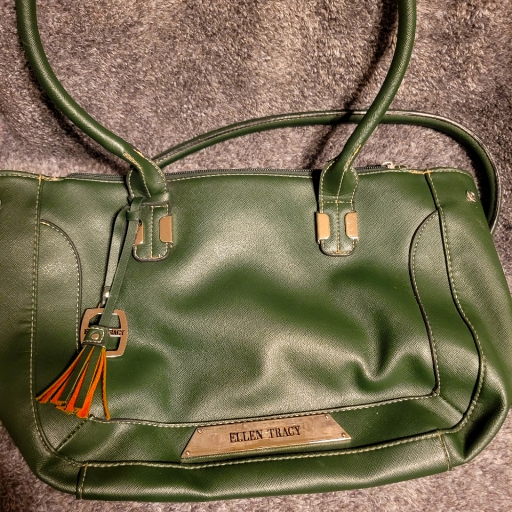 Ellen Tracy dark Green leather purse